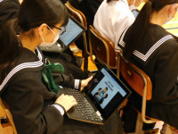 DSCN7749 タブレット 女子