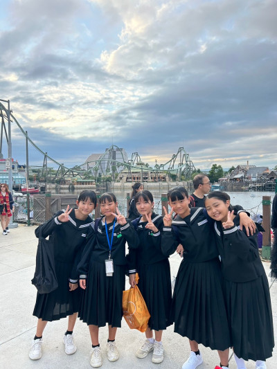 LINE_ALBUM_241023修学旅行1日目_241023_1　女　雲キレイ