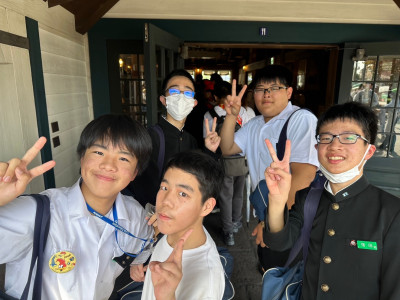 LINE_ALBUM_241023修学旅行1日目_241023_1　おとこピース